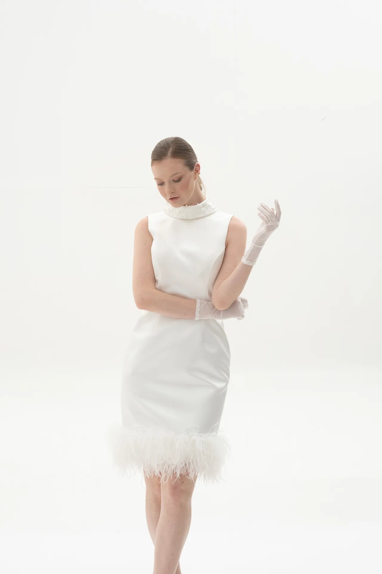 Pearl Whisper İnci İşlemeli Tüylü Nişan Elbisesi