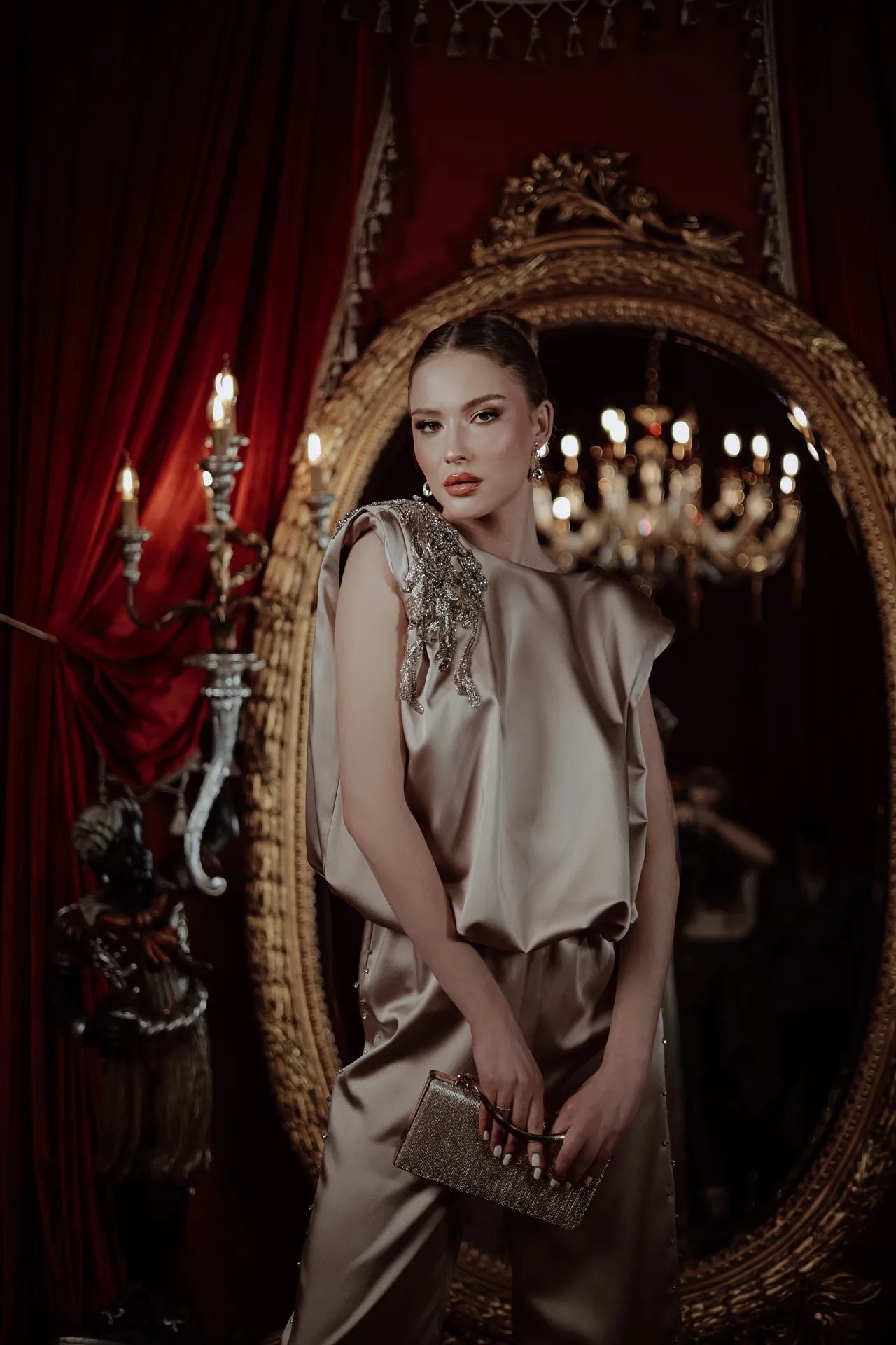 Golden Poise Kasnak İşi Tulum Abiye | Kiralık