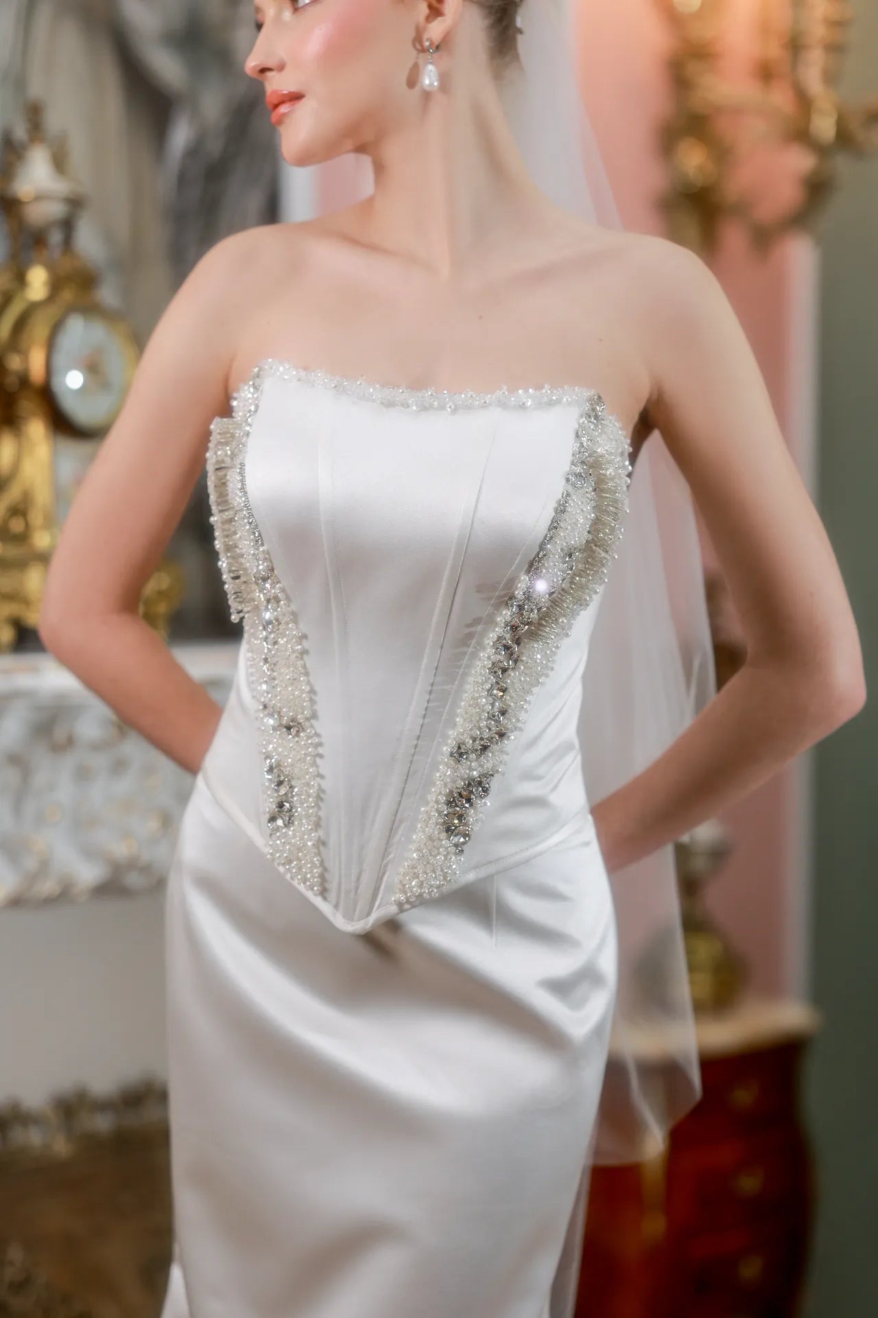 Valeria Luxe Kristal Taş İşlemeli V Korsaj Gelinlik | Kiralık