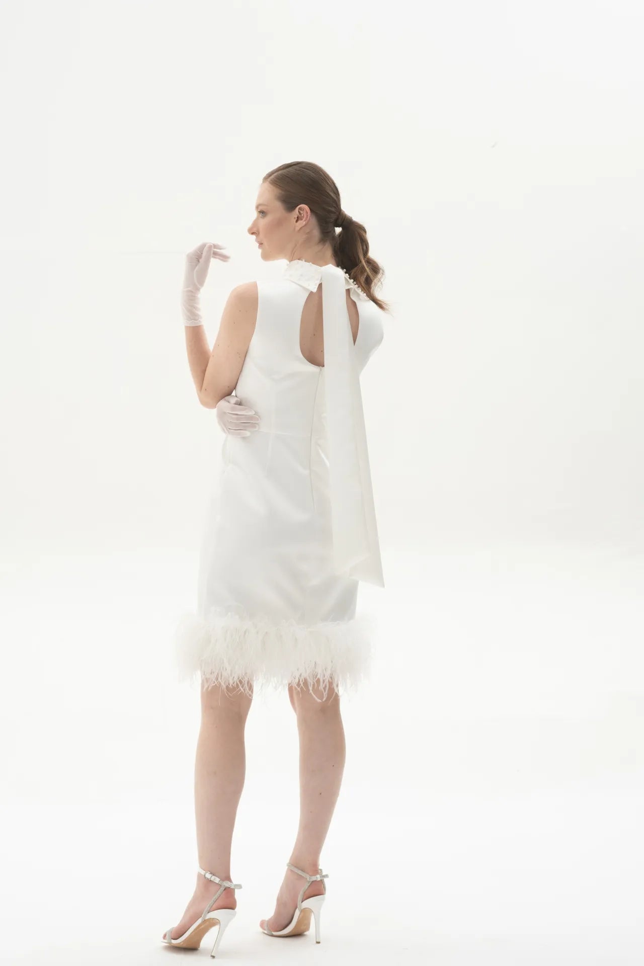 Pearl Whisper İnci İşlemeli Tüylü Nişan Elbisesi